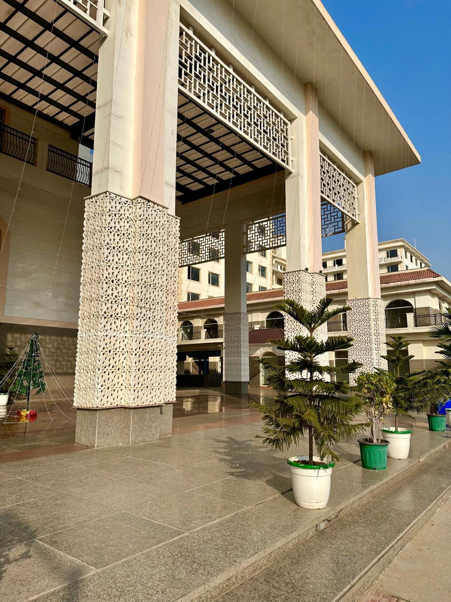 Flamingo Hotel Sector 67 I Studio Rooms I Gurgaon Buitenkant foto