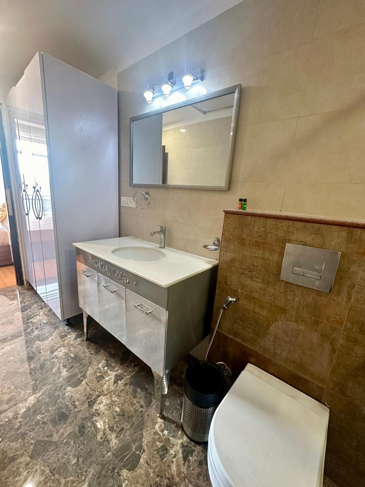 Flamingo Hotel Sector 67 I Studio Rooms I Gurgaon Buitenkant foto