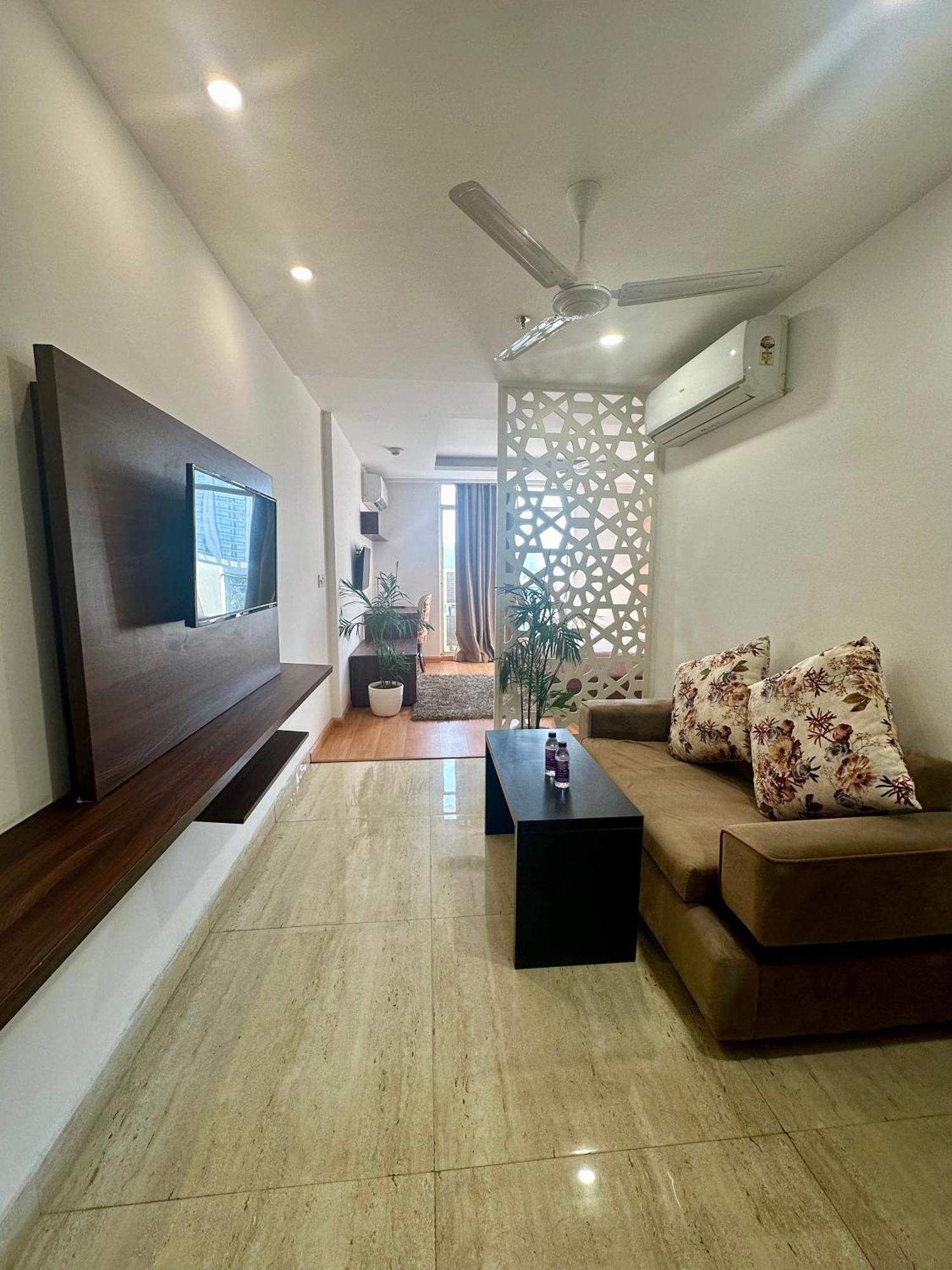Flamingo Hotel Sector 67 I Studio Rooms I Gurgaon Buitenkant foto