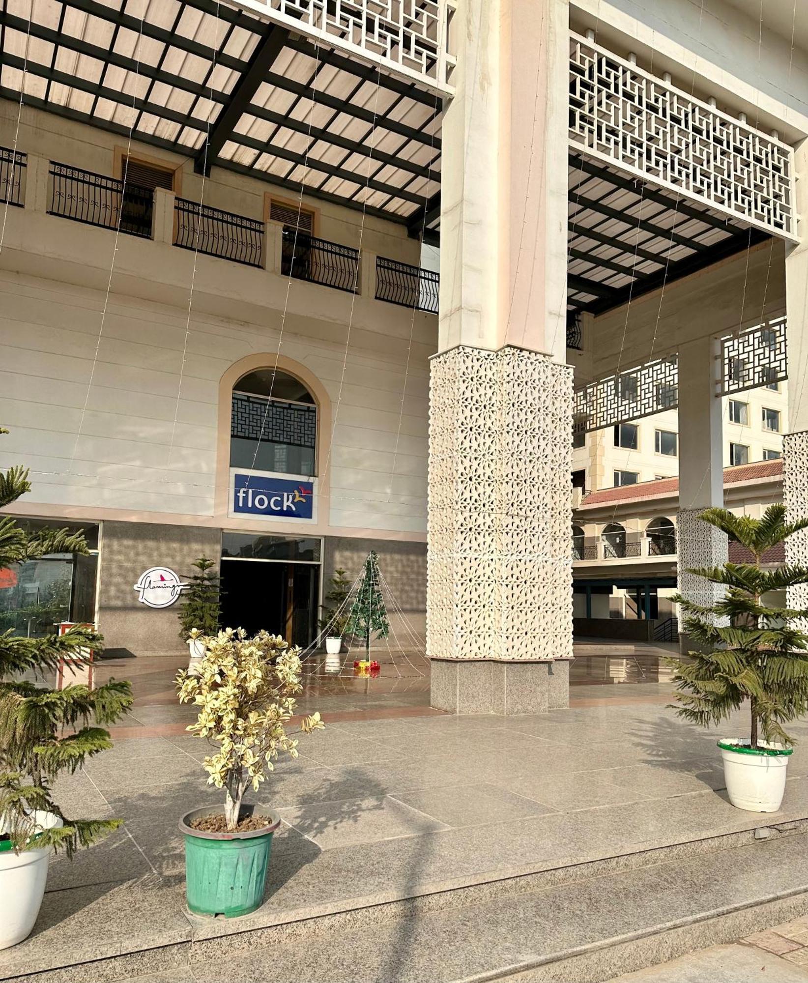 Flamingo Hotel Sector 67 I Studio Rooms I Gurgaon Buitenkant foto