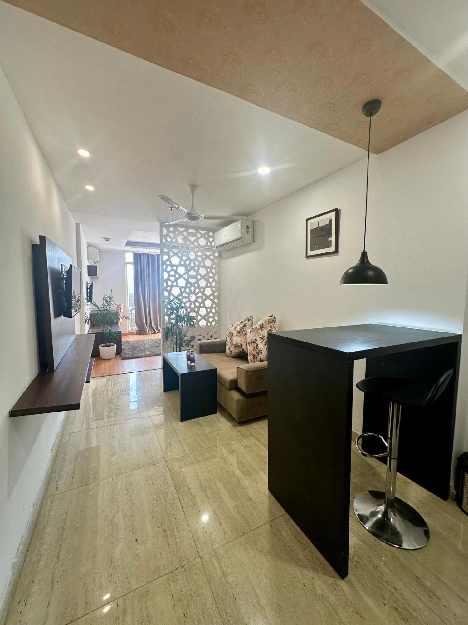 Flamingo Hotel Sector 67 I Studio Rooms I Gurgaon Buitenkant foto