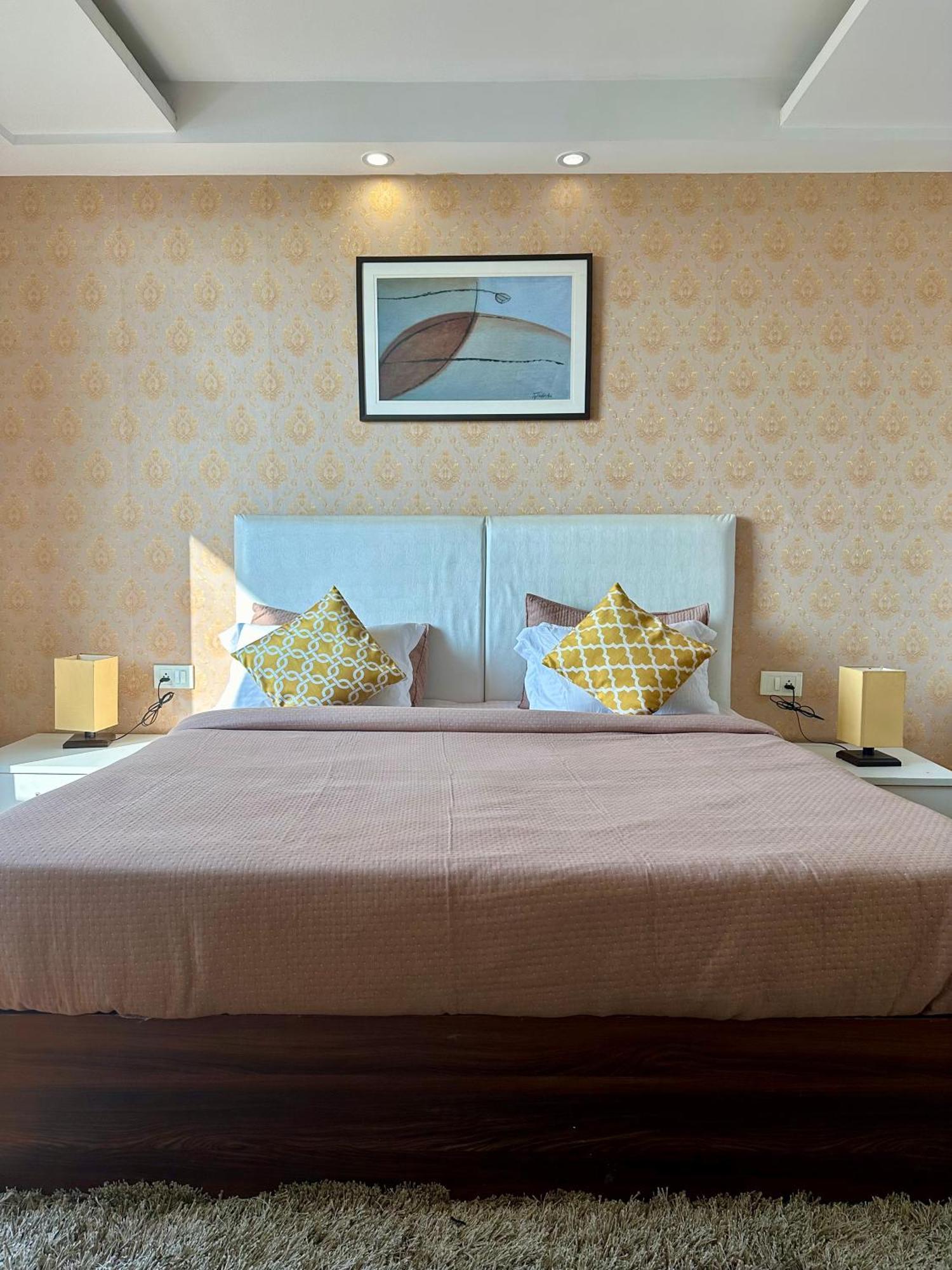 Flamingo Hotel Sector 67 I Studio Rooms I Gurgaon Buitenkant foto